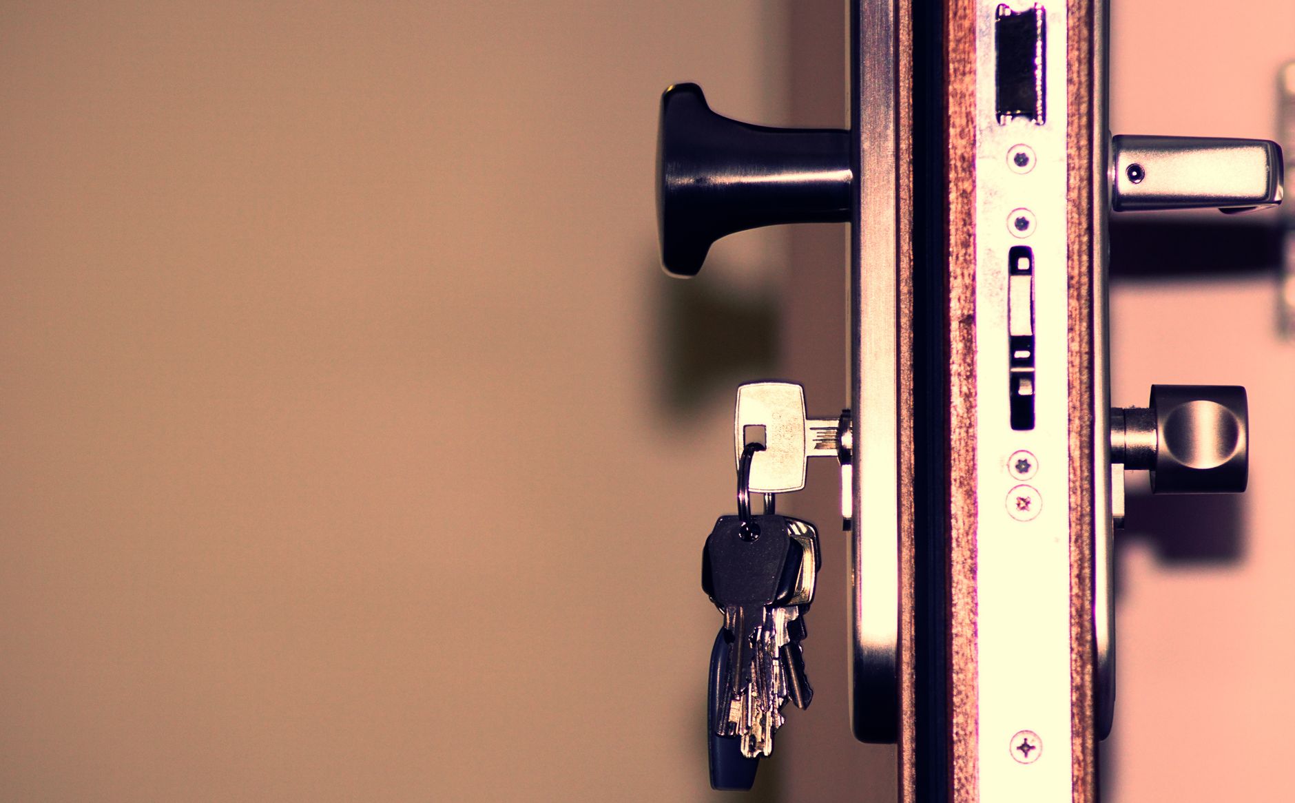 Web Design for Locksmiths in London: Win Emergency Call-Outs Before the Directories Do