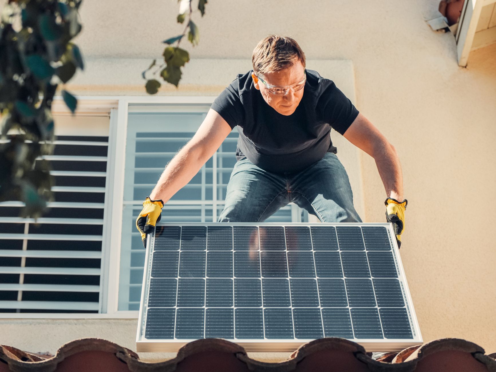 Web Design for Solar Panel Installers in London: Win Residential and Commercial Installations From Google